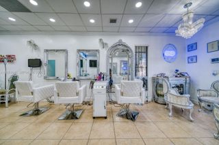 Full service Beauty salon PRIME location close to Sunset PLace, South Miami, FL 33143