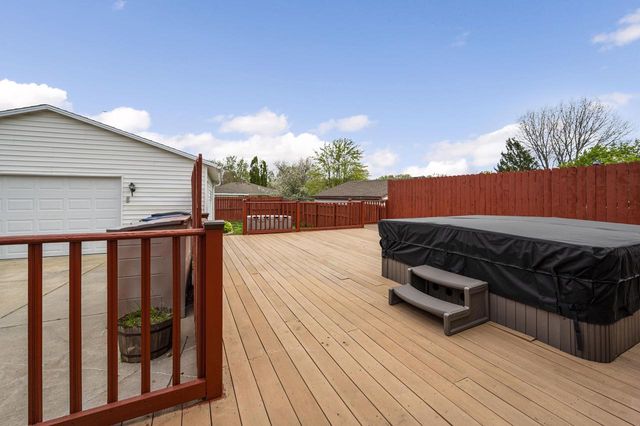 9340 Arch AVENUE, Milwaukee, WI 53224