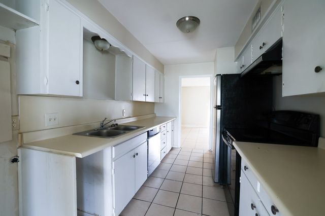 102 Fairway Drive, Ozona, TX 76943