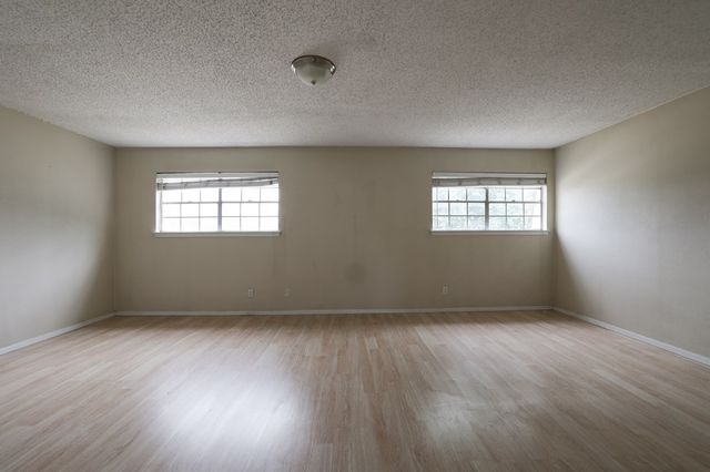 102 Fairway Drive, Ozona, TX 76943