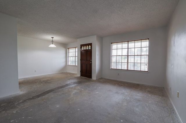 102 Fairway Drive, Ozona, TX 76943