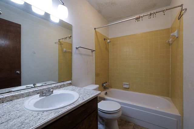 102 Fairway Drive, Ozona, TX 76943