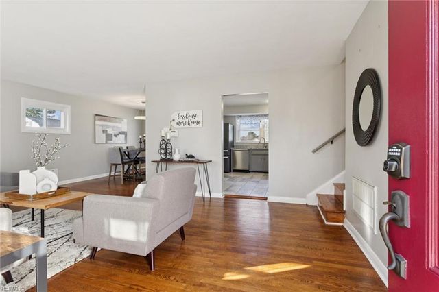 25 Northampton DR, Hampton, VA 23666