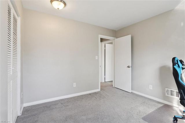 25 Northampton DR, Hampton, VA 23666