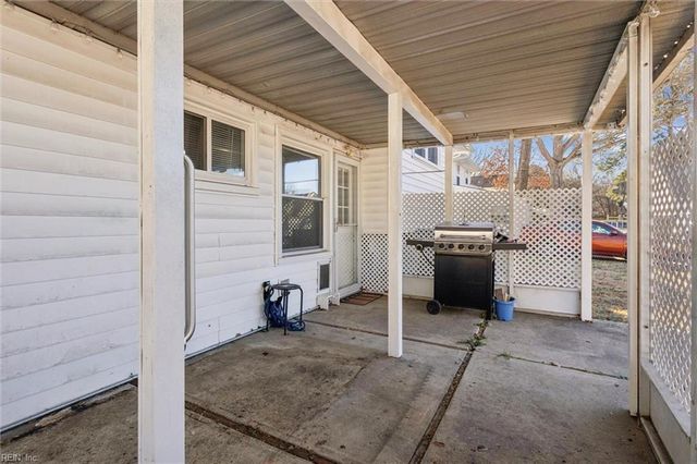 25 Northampton DR, Hampton, VA 23666