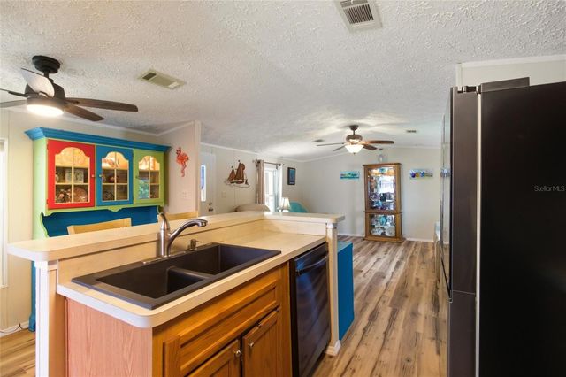 15 N CARDINAL B15, Punta Gorda, FL 33950