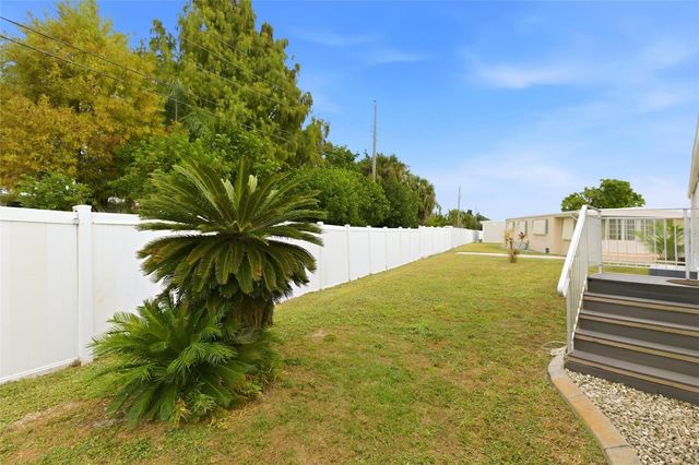 15 N CARDINAL B15, Punta Gorda, FL 33950