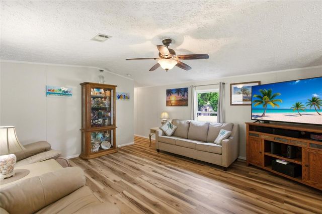 15 N CARDINAL B15, Punta Gorda, FL 33950