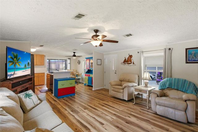 15 N CARDINAL B15, Punta Gorda, FL 33950