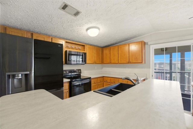 15 N CARDINAL B15, Punta Gorda, FL 33950