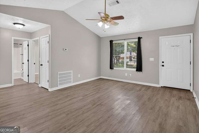 129 Whispering Pine Lane NE, White, GA 30184