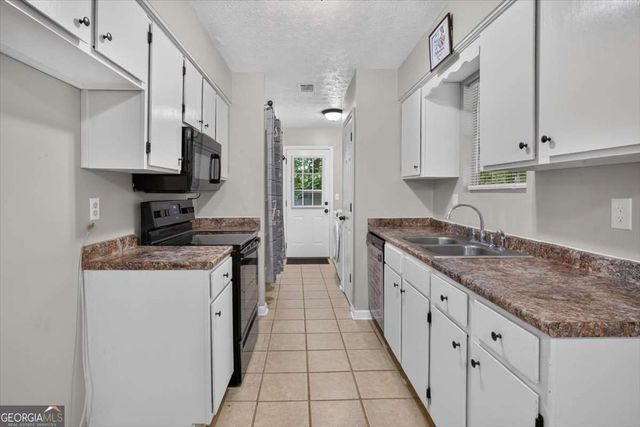 129 Whispering Pine Lane NE, White, GA 30184