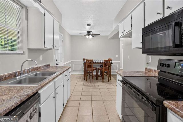 129 Whispering Pine Lane NE, White, GA 30184