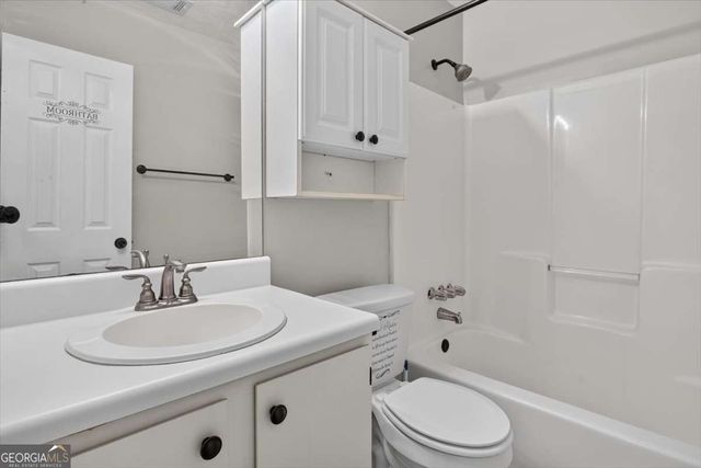129 Whispering Pine Lane NE, White, GA 30184