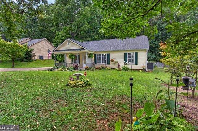 129 Whispering Pine Lane NE, White, GA 30184