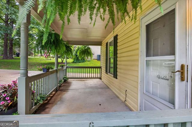 129 Whispering Pine Lane NE, White, GA 30184