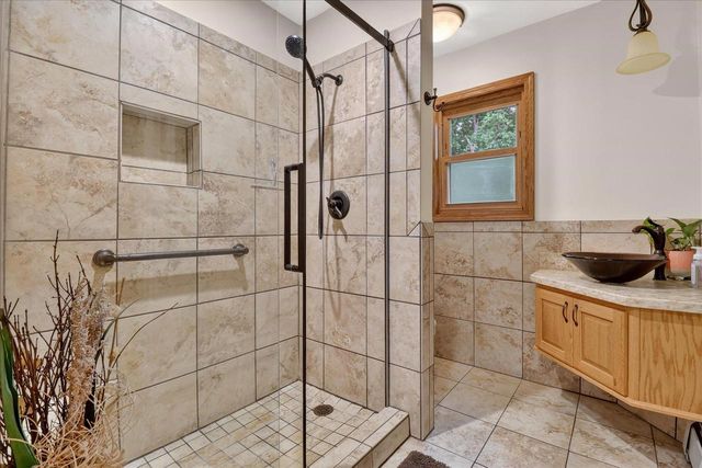 825 W Happy Hollow Road, Janesville, WI 53546