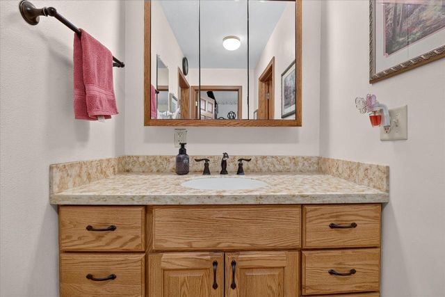 825 W Happy Hollow Road, Janesville, WI 53546
