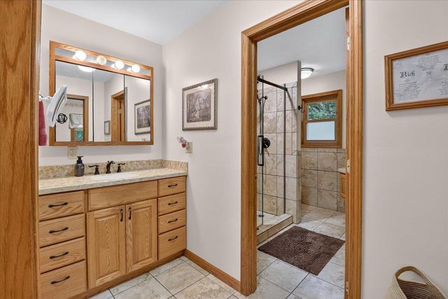 825 W Happy Hollow Road, Janesville, WI 53546