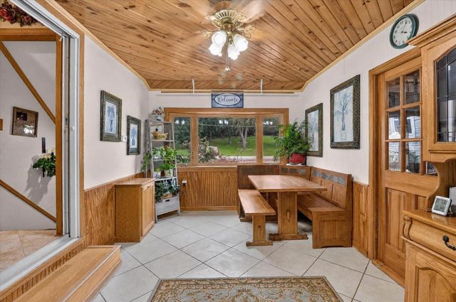 825 W Happy Hollow Road, Janesville, WI 53546