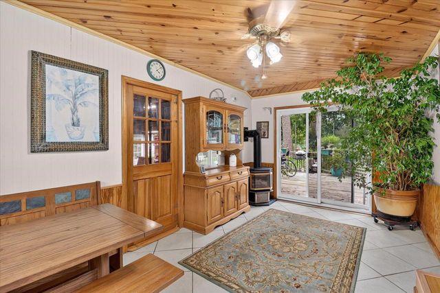 825 W Happy Hollow Road, Janesville, WI 53546