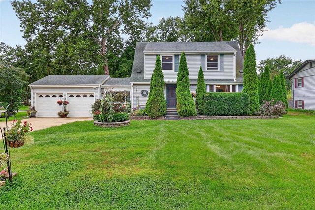 825 W Happy Hollow Road, Janesville, WI 53546