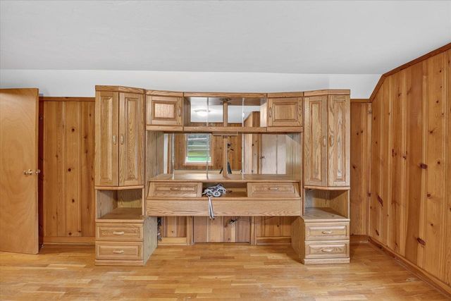 825 W Happy Hollow Road, Janesville, WI 53546