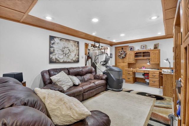 825 W Happy Hollow Road, Janesville, WI 53546