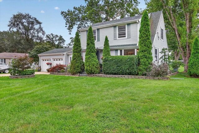 825 W Happy Hollow Road, Janesville, WI 53546