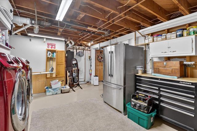 825 W Happy Hollow Road, Janesville, WI 53546