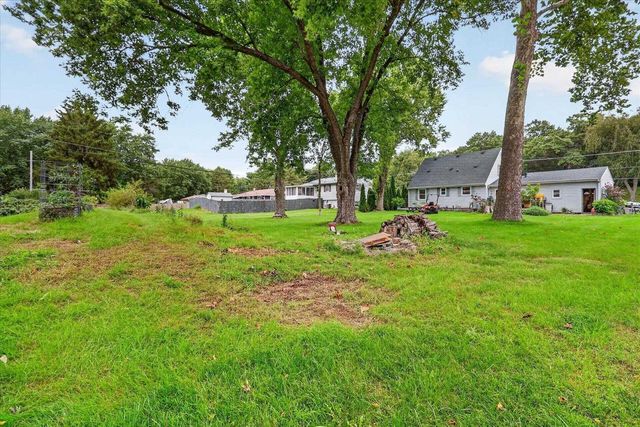 825 W Happy Hollow Road, Janesville, WI 53546