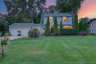 825 W Happy Hollow Road, Janesville, WI 53546