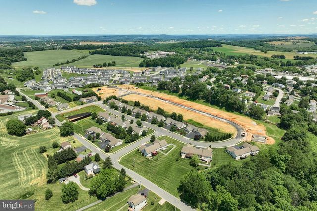 124 HEATHER GLEN DR, Red Lion, PA 17356