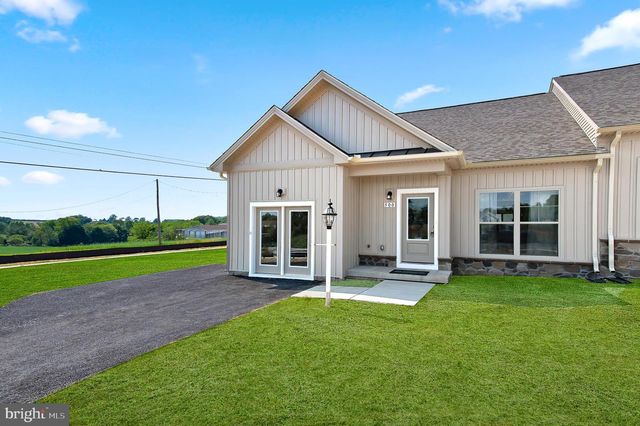 124 HEATHER GLEN DR, Red Lion, PA 17356