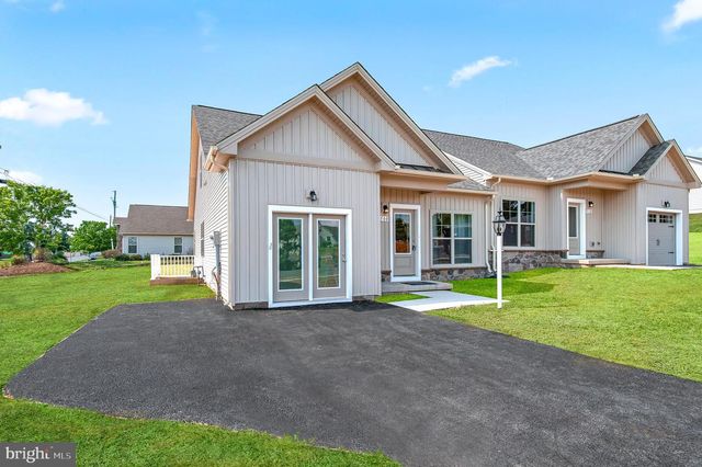 124 HEATHER GLEN DR, Red Lion, PA 17356