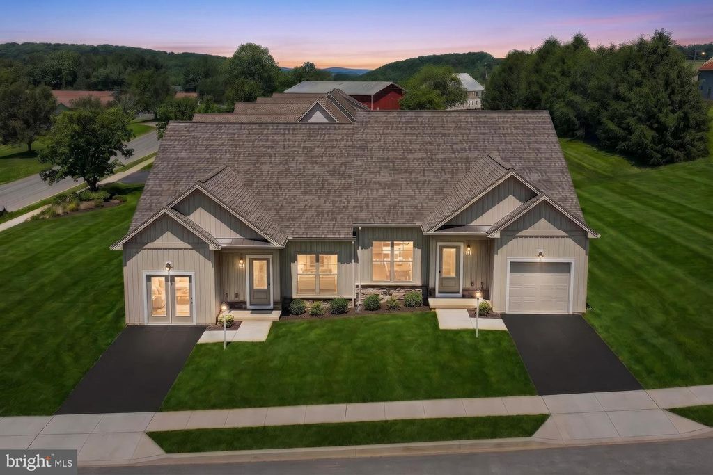 124 HEATHER GLEN DR, Red Lion, PA 17356