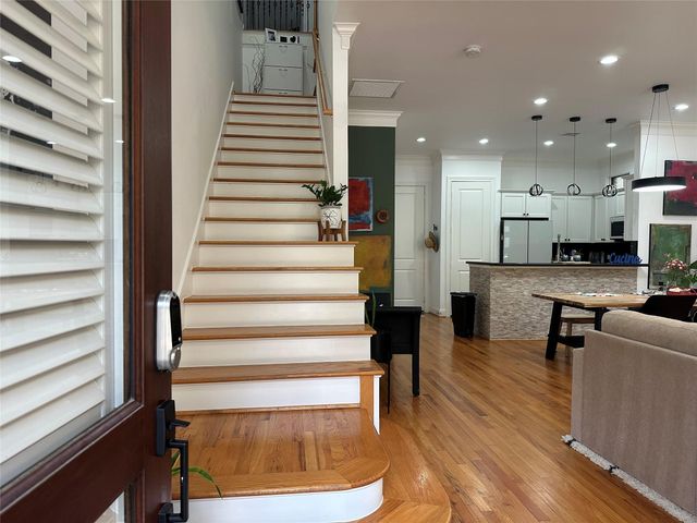 30 Riva Row, Spring, TX 77380