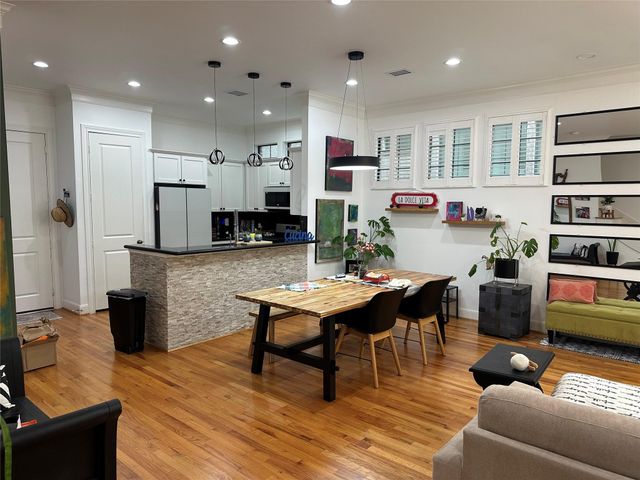 30 Riva Row, Spring, TX 77380
