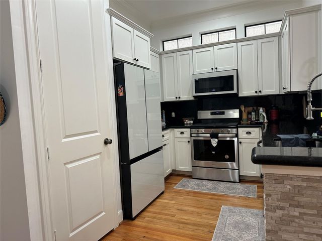 30 Riva Row, Spring, TX 77380