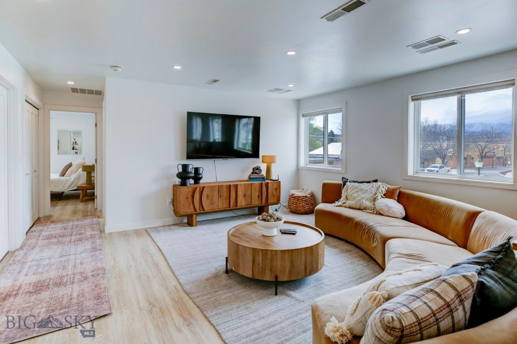 329 S B Street Street, Livingston, MT 59047
