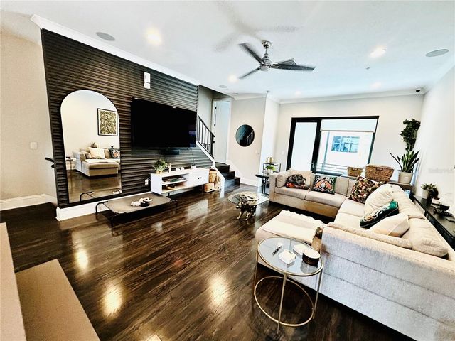 919 ARLINGTON AVENUE N, St Petersburg, FL 33705