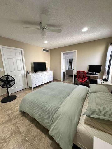 637 Executive Center Drive N 203, West Palm Beach, FL 33401