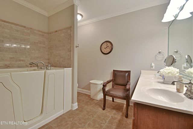 10111 Autumn Valley Lane, Knoxville, TN 37922