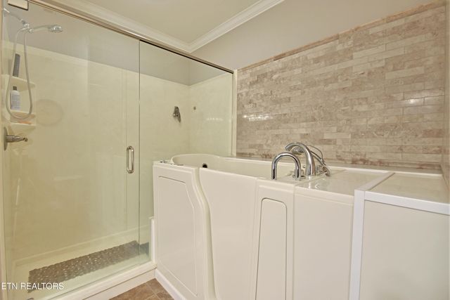 10111 Autumn Valley Lane, Knoxville, TN 37922