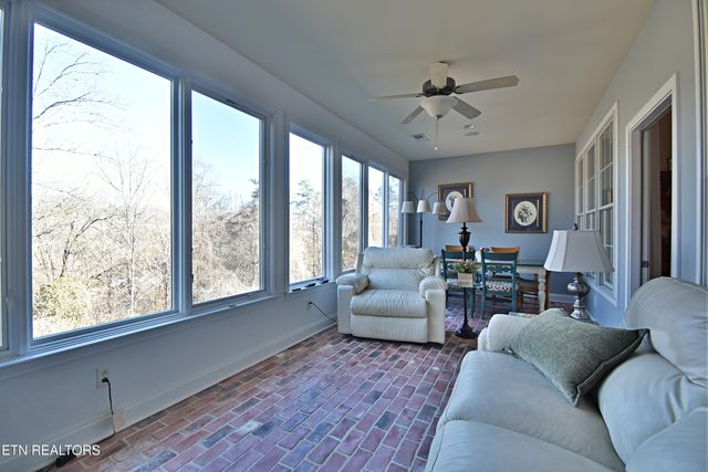 10111 Autumn Valley Lane, Knoxville, TN 37922