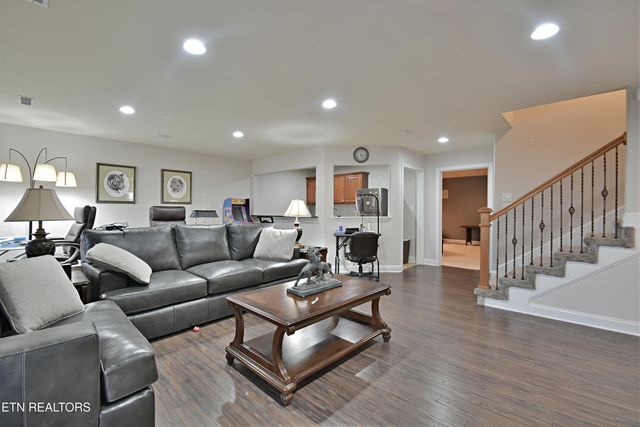 10111 Autumn Valley Lane, Knoxville, TN 37922