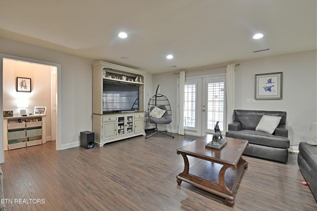 10111 Autumn Valley Lane, Knoxville, TN 37922