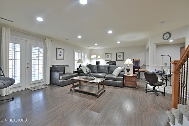 10111 Autumn Valley Lane, Knoxville, TN 37922