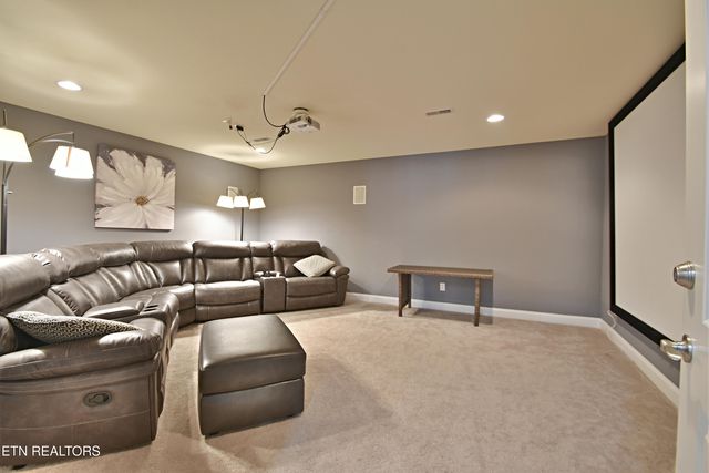 10111 Autumn Valley Lane, Knoxville, TN 37922