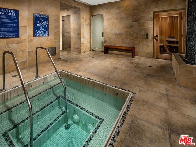 1040 E Glendon Avenue 3103, Los Angeles, CA 90024